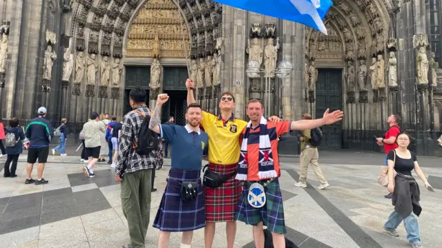 Scotland fans at Cologne Cathedral