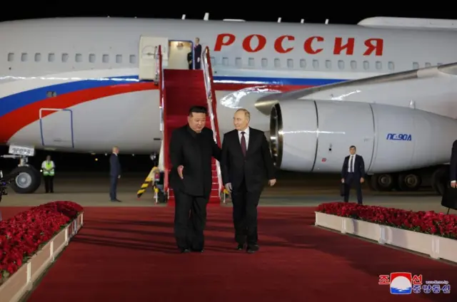 Kim Jong Un meets Vladimir Putin on the tarmac