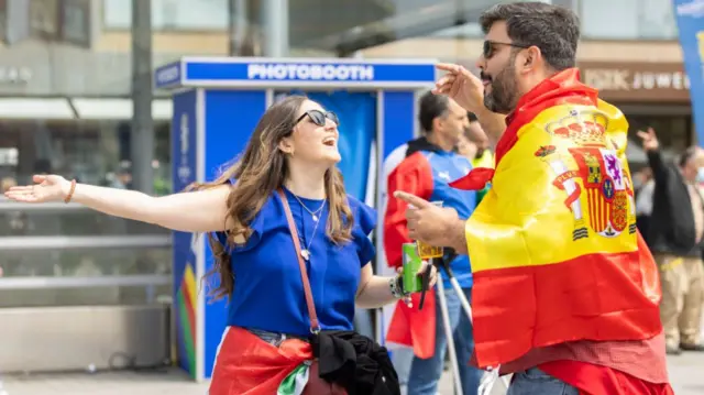 Spain and Italy fans