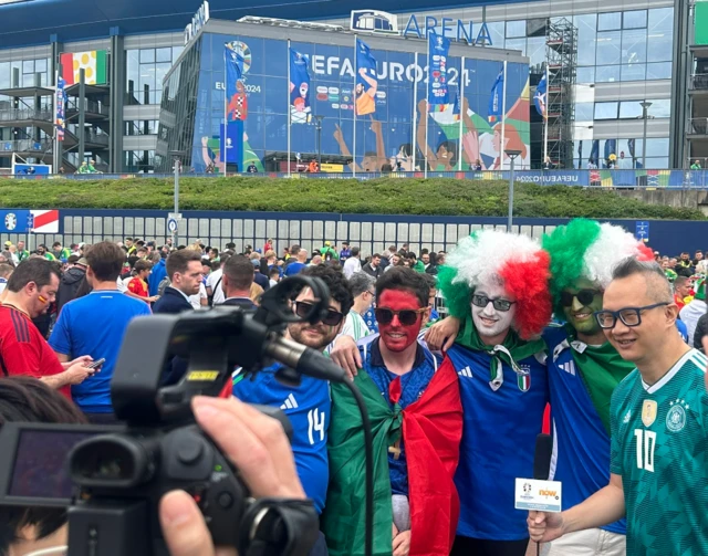 Italy fans in front of the cameras