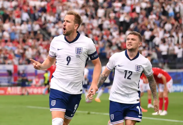 Harry Kane and Keiran Trippier celebrate