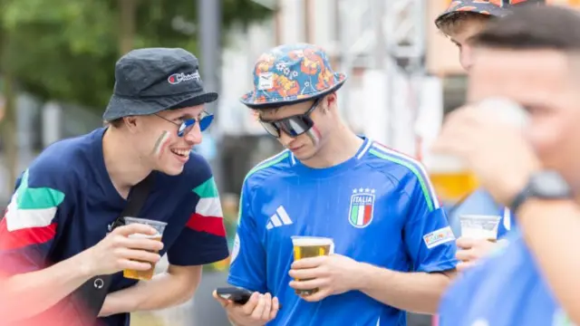 Italy fans