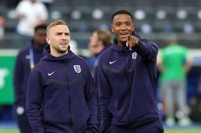 Bowen and Konsa check out the surrounding at Frankfurt Arena