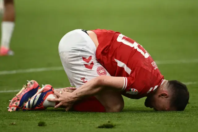 Pierre-Emile Hojbjerg on the ground