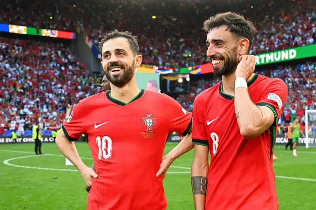 Bernardo Silva and Bruno Fernandes of Portugal celebrate