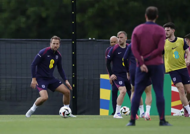 Gareth Southgate watches Harry Kane