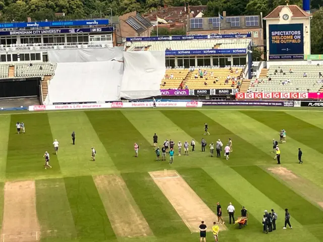 Lunchtime scene at Edgbaston