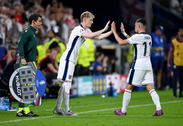 Anthony Gordon and Phil Foden