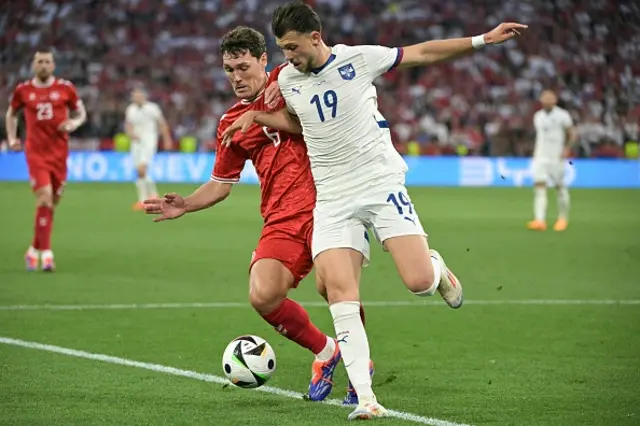 Andreas Christensen and Serbia's midfielder #19 Lazar Samardzic fight for the ba