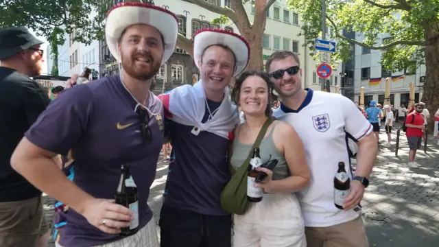 England fans ready for the match against Slovenia