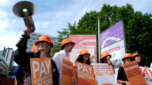 Junior doctors on picket line