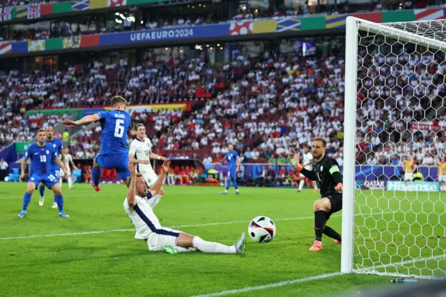 Harry Kane misses a chance