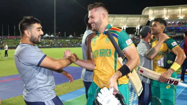 Tabraiz Shamsi congratulates Aiden Markram