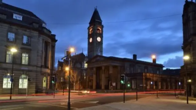 Picture of clocktower at Wakefield town hall