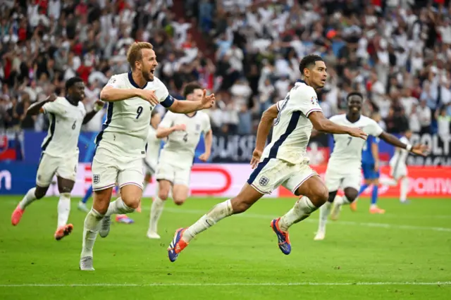 Jude Bellingham and the England team celebrating