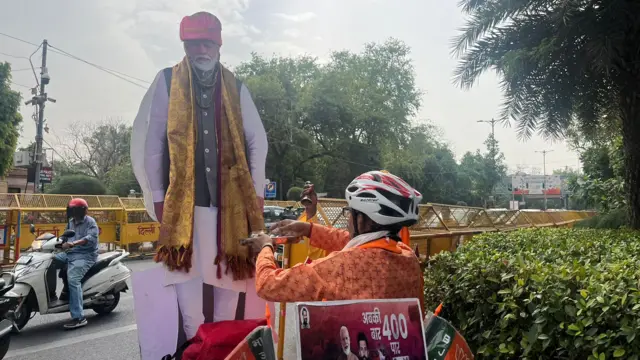 Ratan Rajan rode on a cycle from Vaishali in Bihar to the BJP office in Delhi