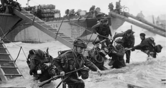 Archive picture of troops at Saint-Aubin-sur-mer on Juno Beach