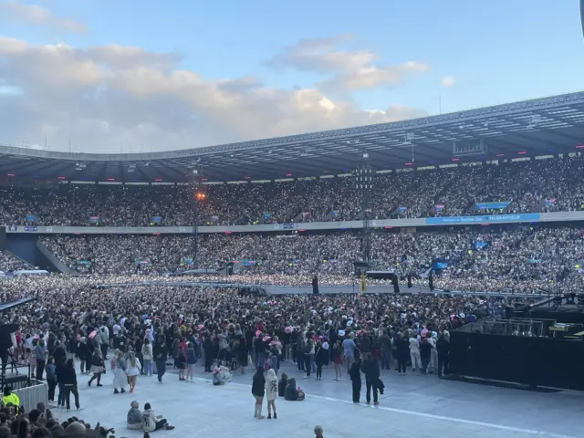 Large crowd in Murrayfield