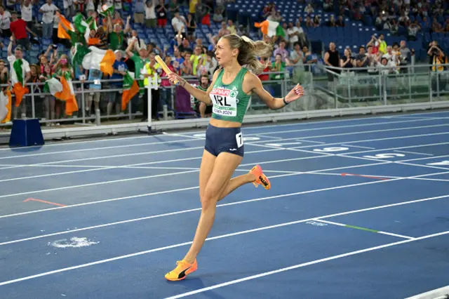 Gold medalist Sharlene Mawdsley of Team Ireland celebrates after crossing the finish line