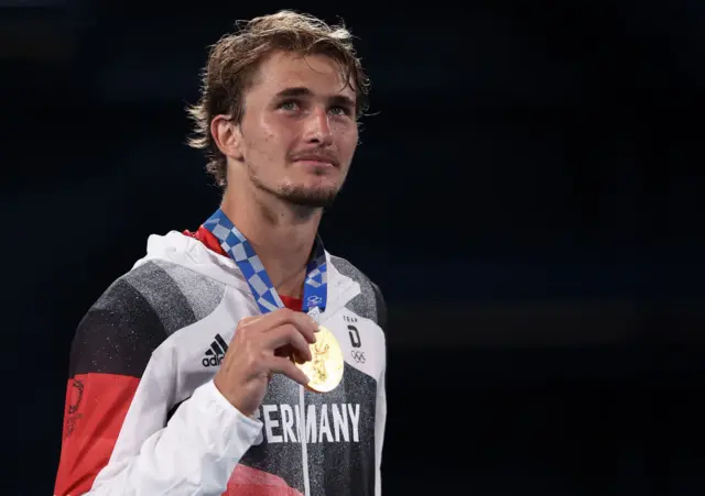 Alexander Zverev with his Olympic gold medal