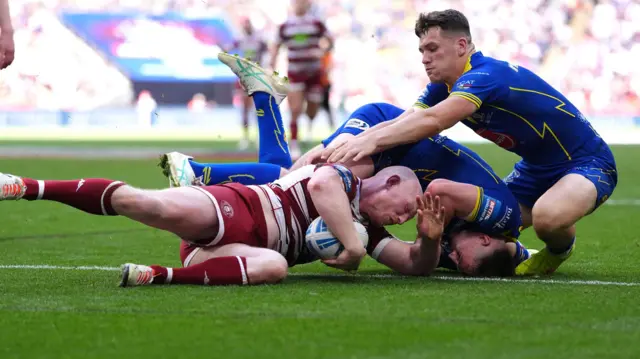 Liam Farrell scores for Wigan