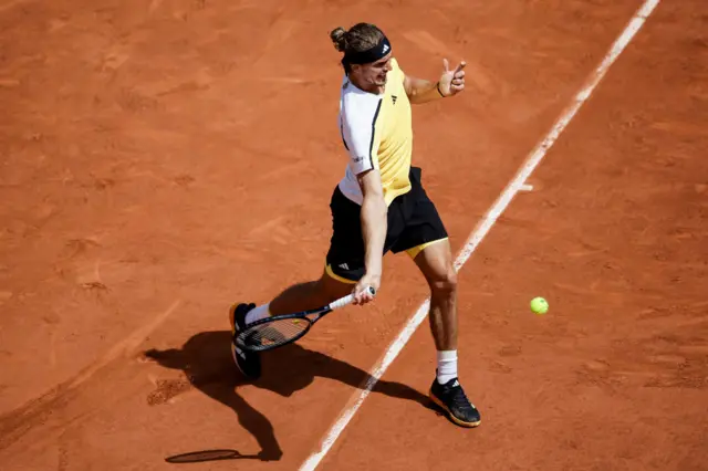 Alexander Zverev hitting a forehand