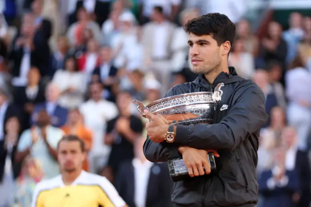 Carlos Alcaraz with trophy