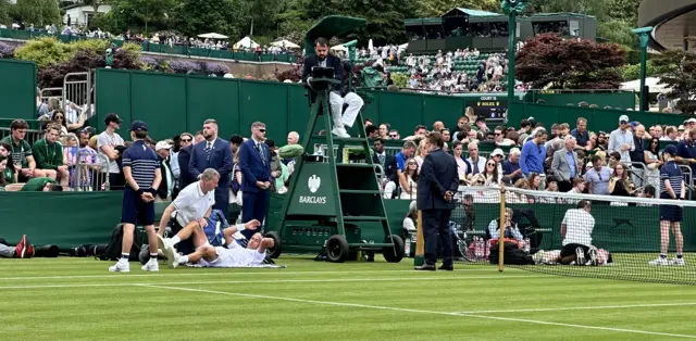 Change of ends on court 16