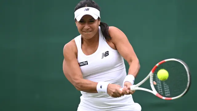 Heather Watson plays a backhand