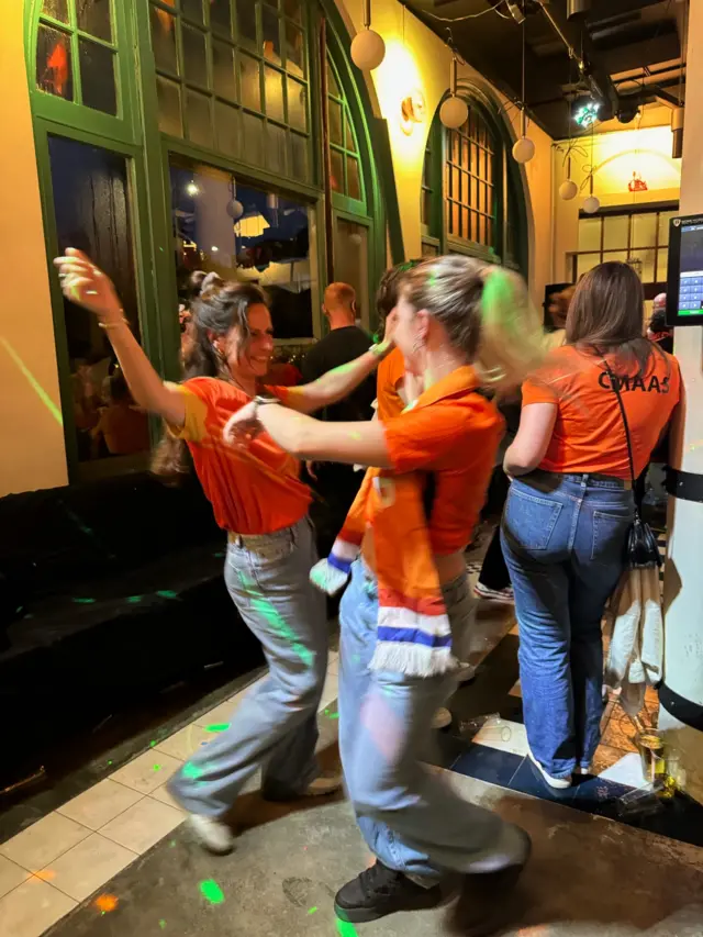 Dutch fans dancing