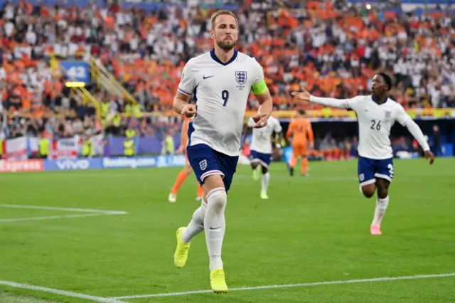 Harry Kane celebrates