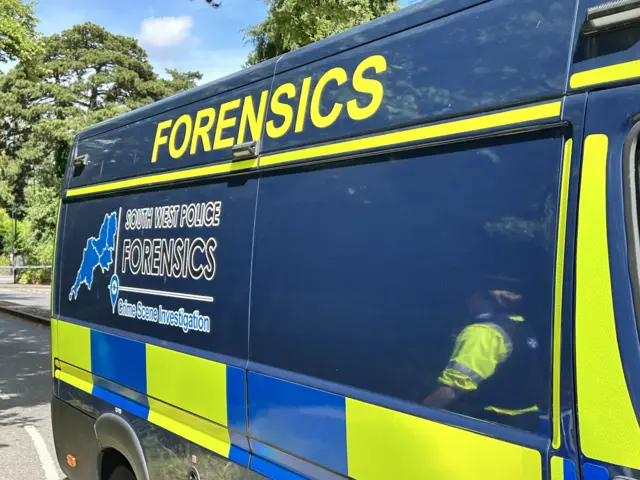 Forensic van leaves