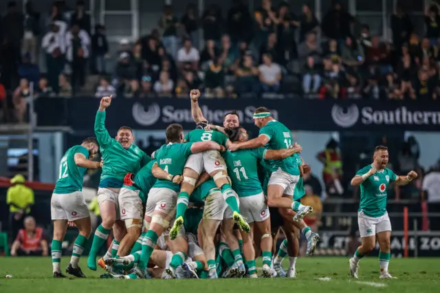 Ireland celebrate Ciaran Frawley's drop goal