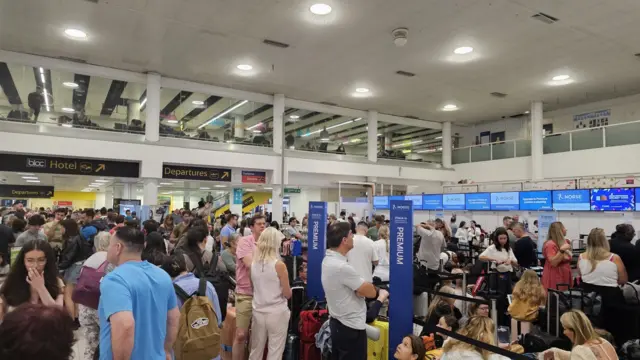 Queues at London Gatwick Airport