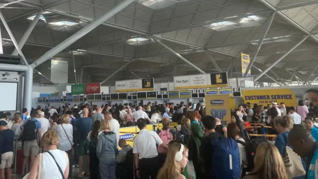 Long queues at Stansted Airport