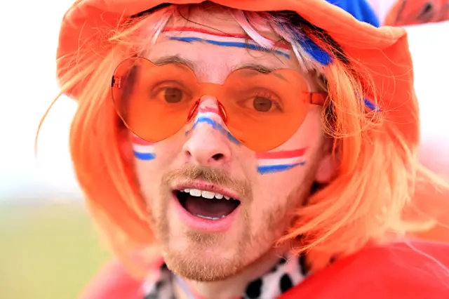 Dutch fan smiles
