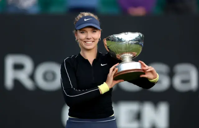 Katie Boulter holds the Nottingham Open trophy