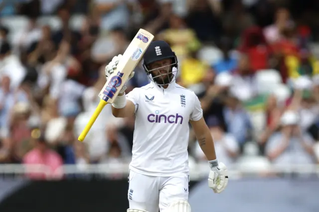 Ben Duckett celebrates his half-century