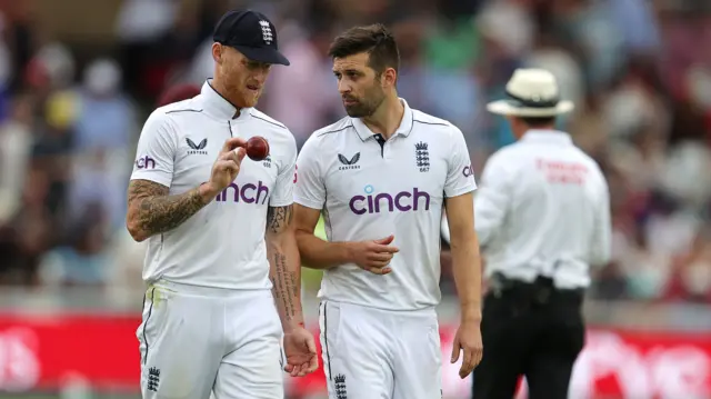 Ben Stokes talks to Mark Wood