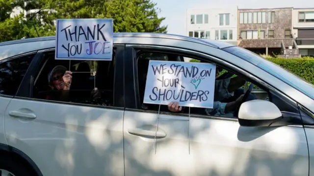 Locals in Delaware showed their support for Biden on Sunday afternoon byu holding signs