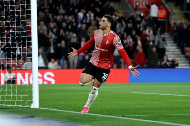 Che Adams