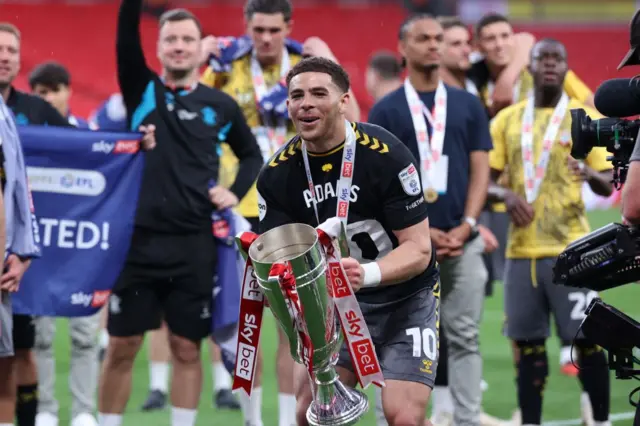 Che Adams