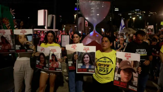 Protesters watched Netanyahu's speech in Tel Aviv's "hostages square"