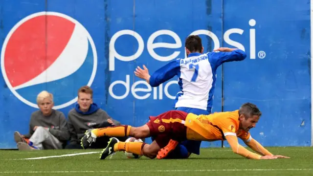 Keith Lasley gives away penalty