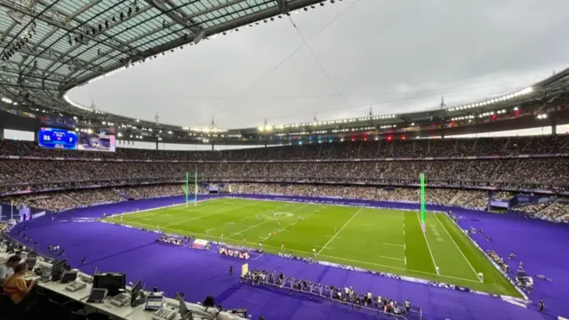 Stade de France lights up