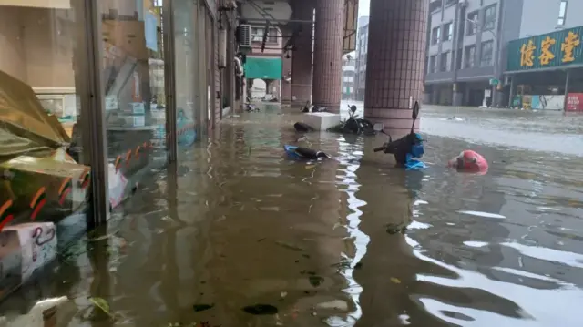 Flooding in Kaohsuing