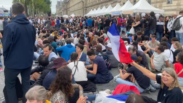 Crowds outside the Louvre