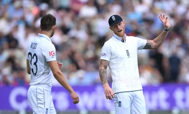 Mark Wood speaks to Ben Stokes