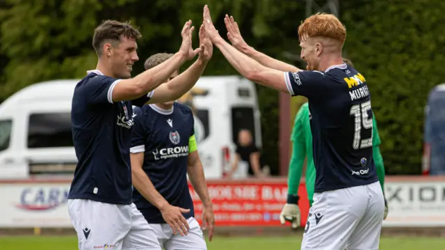 Dundee celebrate Simon Murray's goal