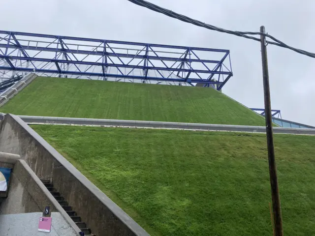 Bercy Arena’s grass sides